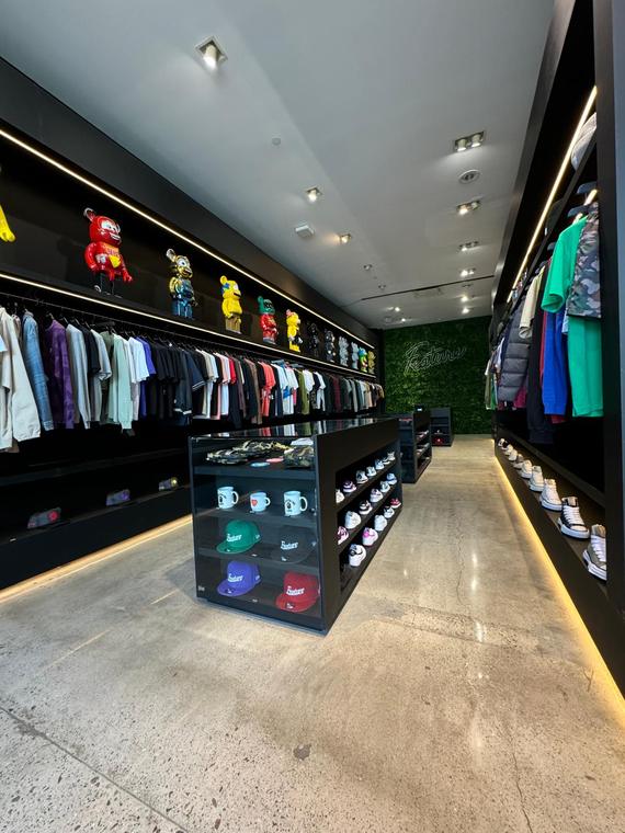Feature Retail Store — photo 2 of 11