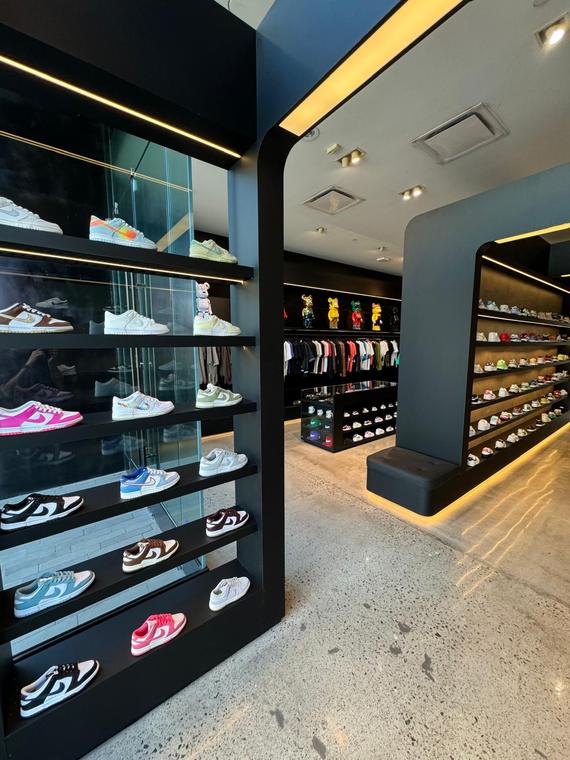 Feature Retail Store — photo 9 of 11