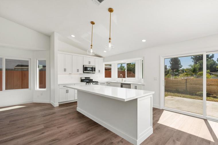 Oceanside Home Remodel — photo 12 of 22
