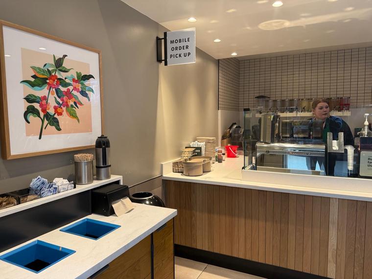 Starbucks — Terminal A — photo 8 of 11