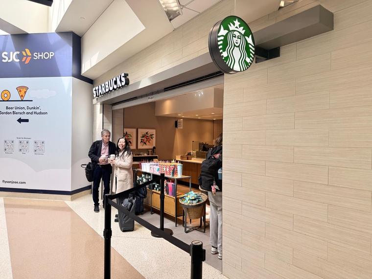 Starbucks — Terminal A — photo 9 of 11