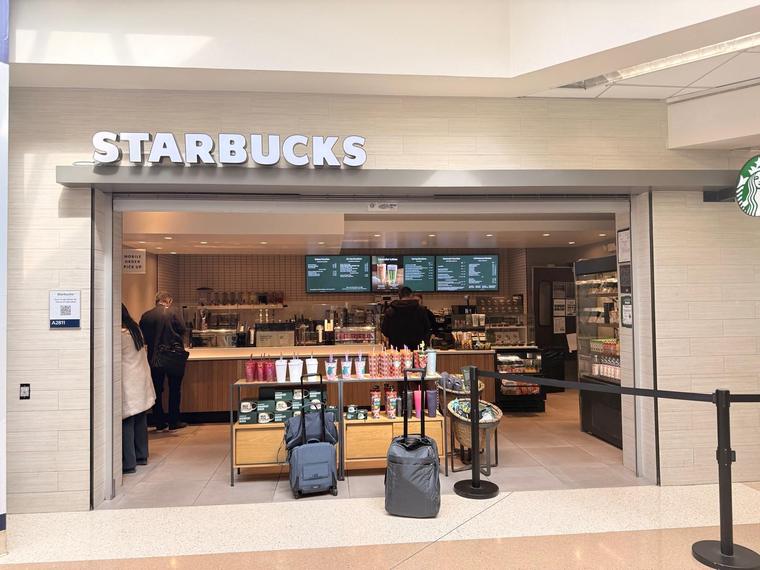 Starbucks — Terminal A — photo 10 of 11